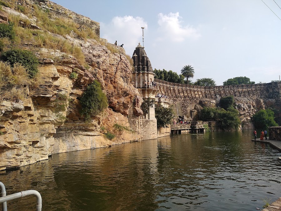 Gaumukh Reservoir - Photo 3