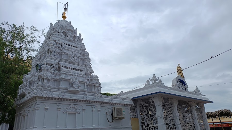 Sree Veera Venkata Satyanarayana Swamy Temple, Annavaram - Photo 2