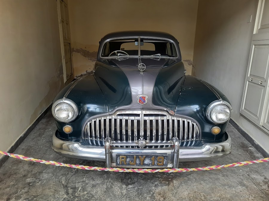 Vintage Car Museum - Photo 2
