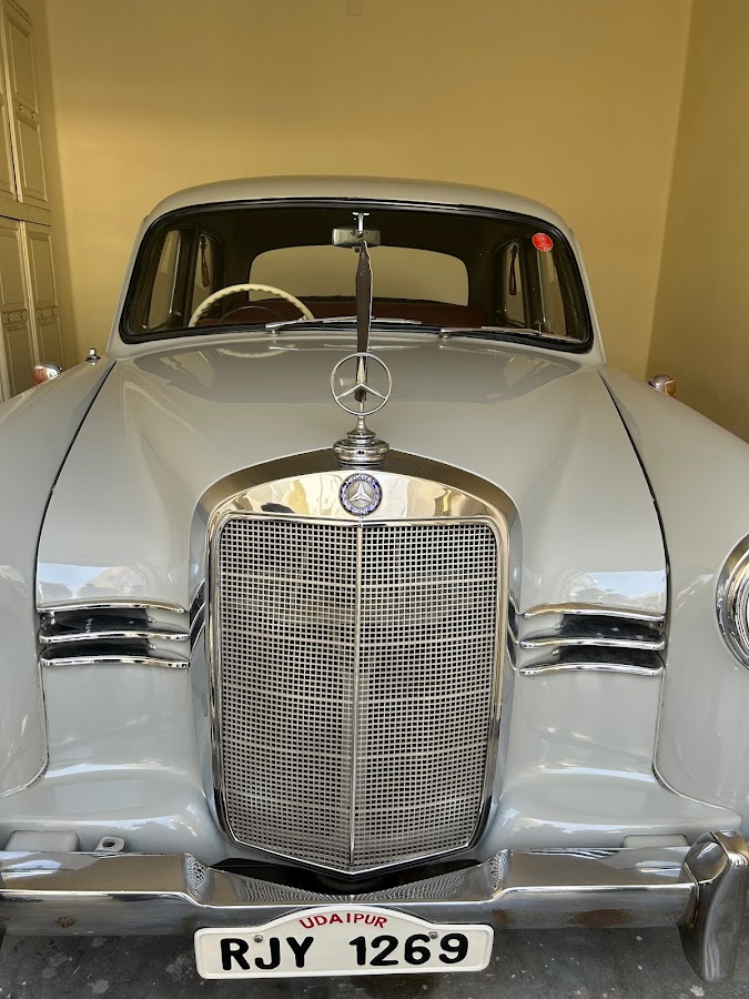 Vintage Car Museum - Photo 4