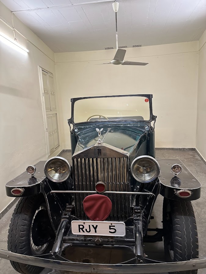 Vintage Car Museum - Photo 3