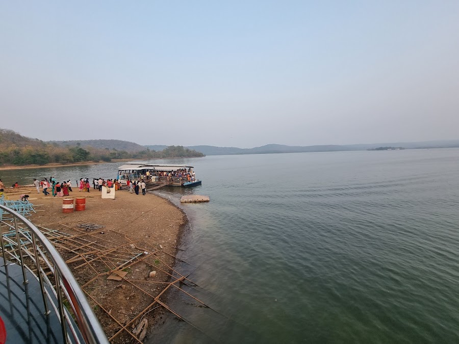 Laknavaram Lake - Photo 4