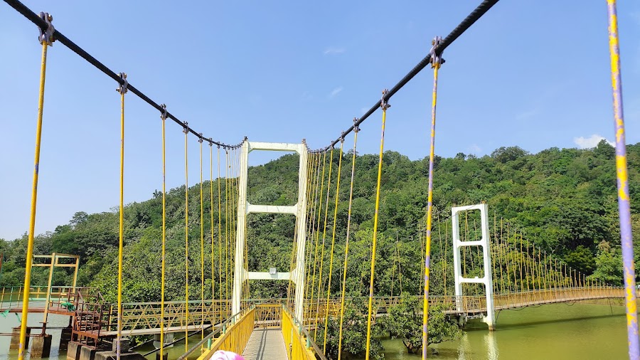 Laknavaram Lake - Photo 2