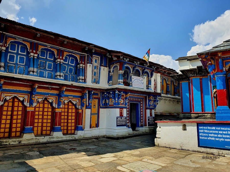 Omkareshwar Temple Ukhimath - Photo 2
