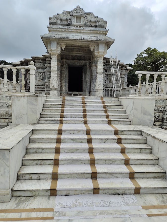 Achaleshwar Mahadev Temple - Photo 4