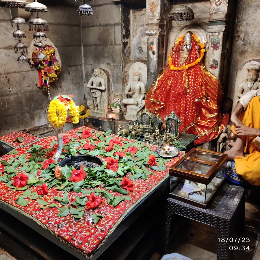 Achaleshwar Mahadev Temple - Photo 3