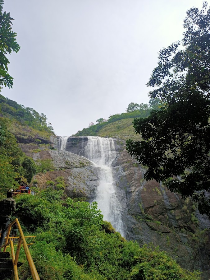 Palaruvi Waterfalls - Photo 2