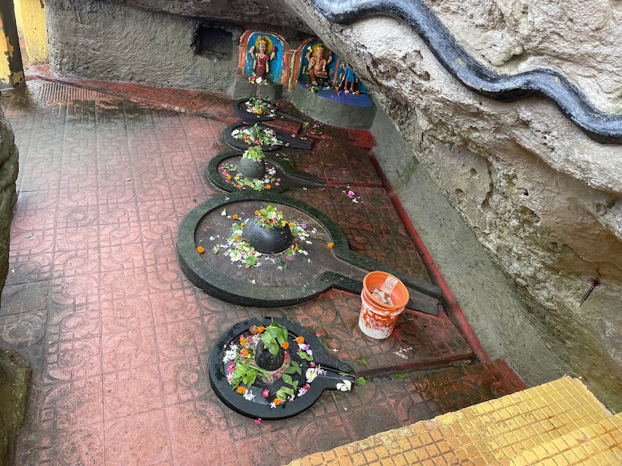 Gangeshwar Mahadev Temple - Photo 3