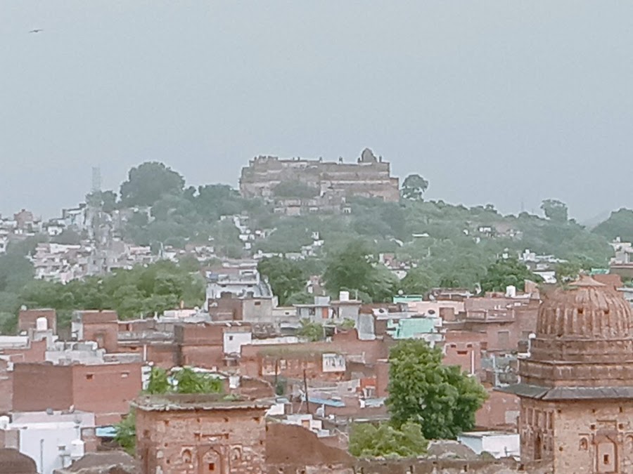 Bir Singh Palace - Photo 2