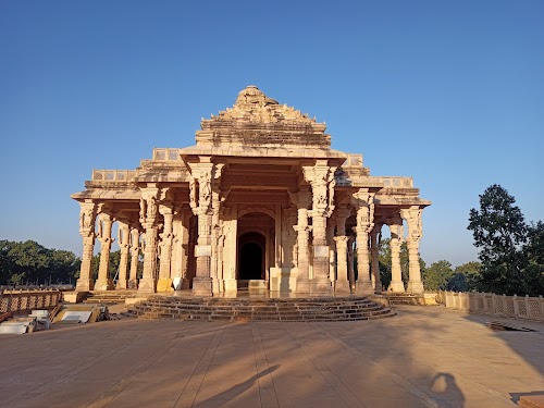 Sarvodaya Jain Temple - Photo 3