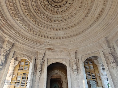 Sarvodaya Jain Temple - Photo 4