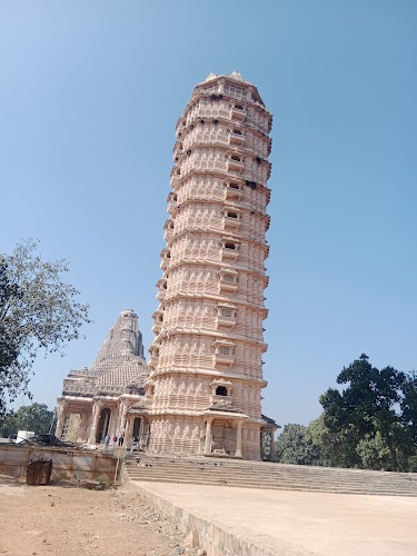 Sarvodaya Jain Temple - Photo 2