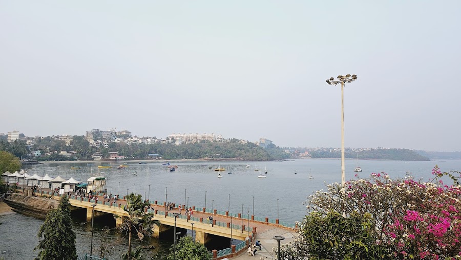 Dona Paula View Point - Photo 4
