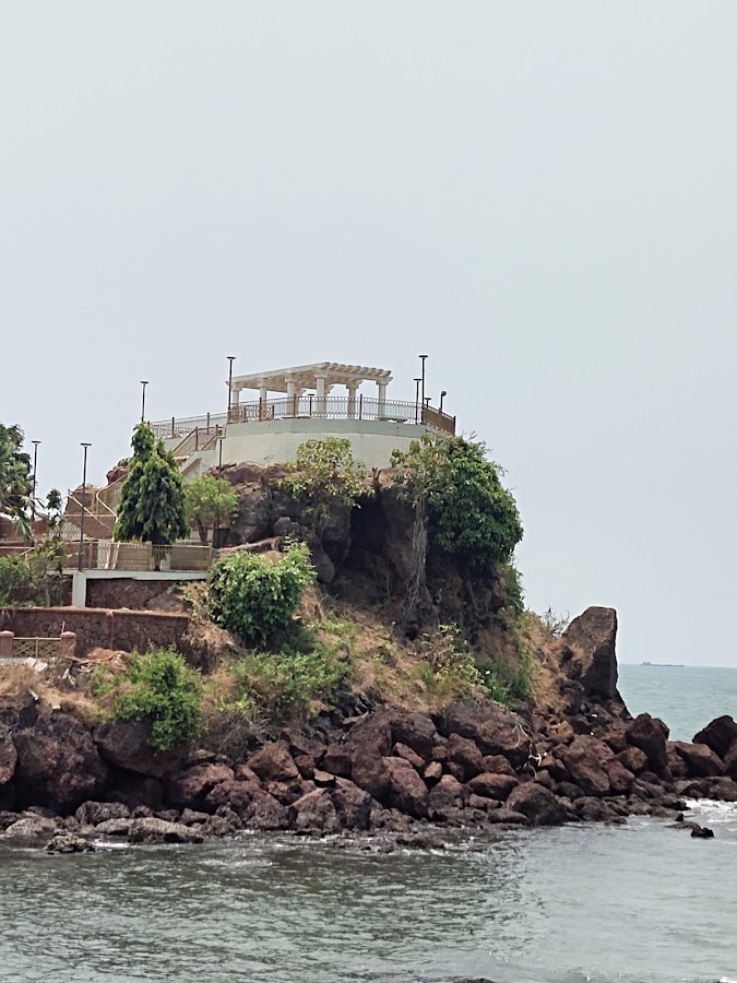 Dona Paula View Point - Photo 2