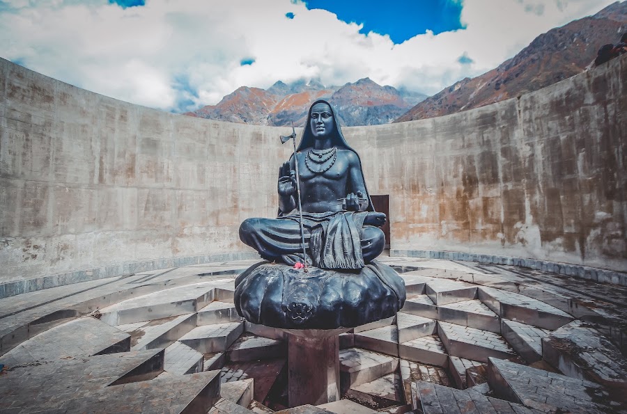 Shri Kedarnath Jyotirlinga Temple - Photo 3