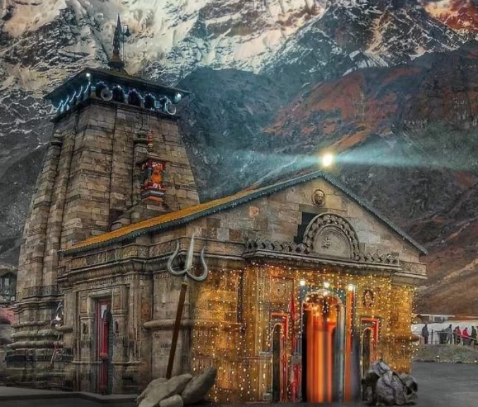 Shri Kedarnath Jyotirlinga Temple - Photo 4