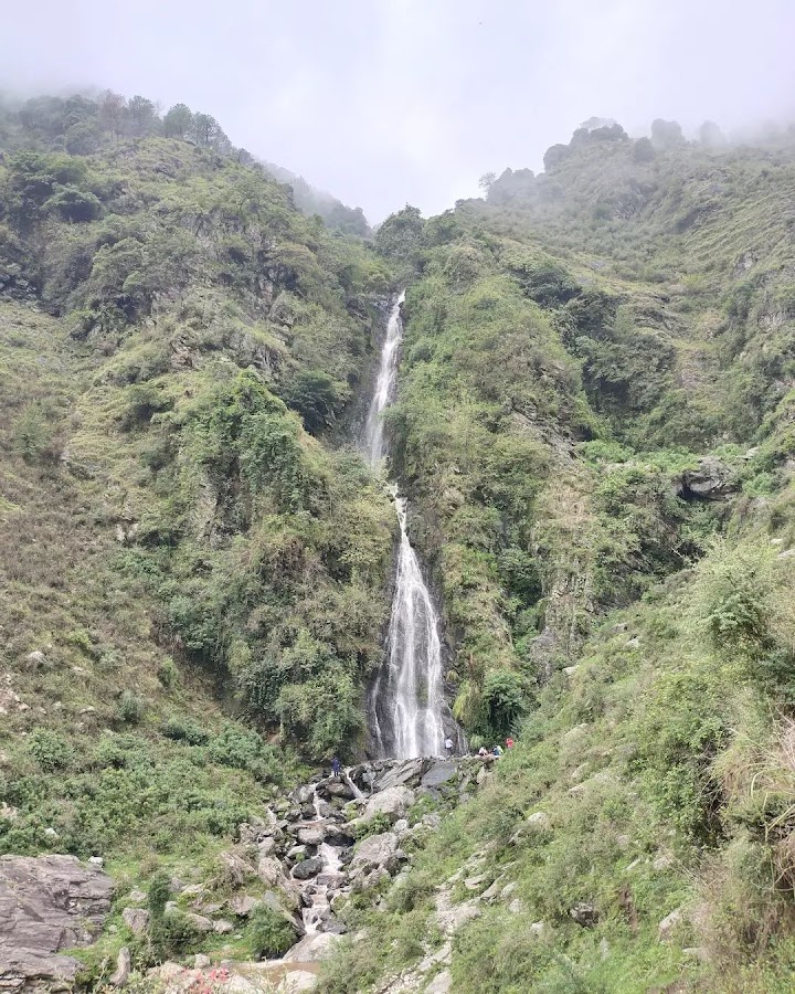 Gunehar Waterfall - Photo 2