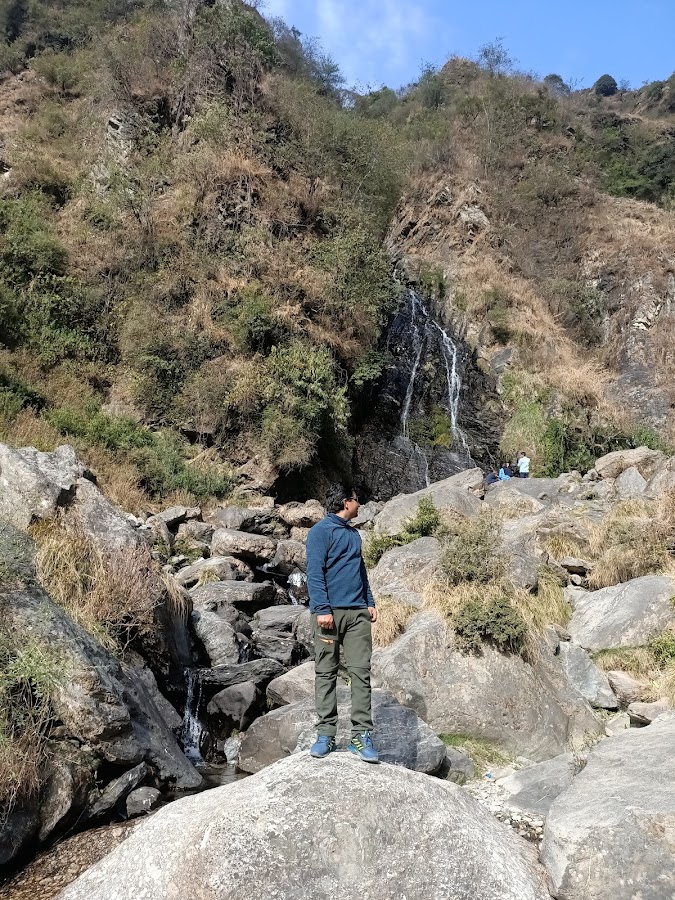 Gunehar Waterfall - Photo 3