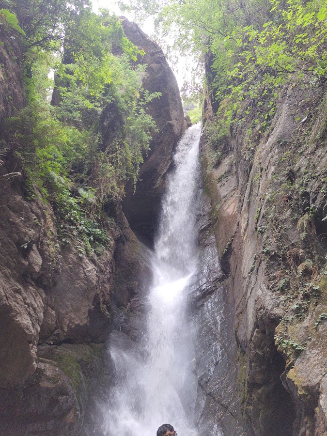 Gunehar Waterfall - Photo 4