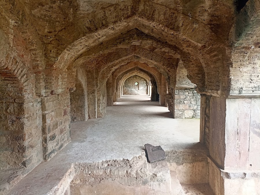Madan Mahal Fort - Photo 4