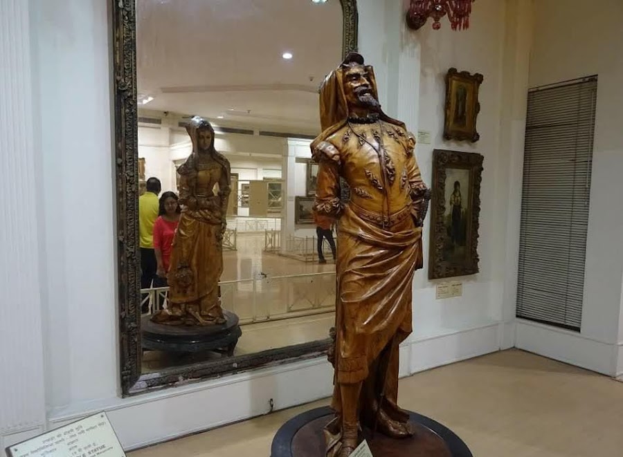 Salar Jung Museum - Photo 3