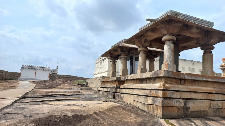 Inscriptions of Shravanabelagola - Photo 3