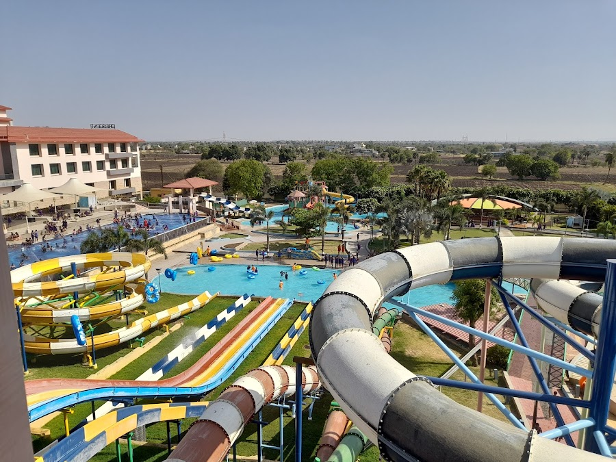 Crescent Water Park - Photo 2