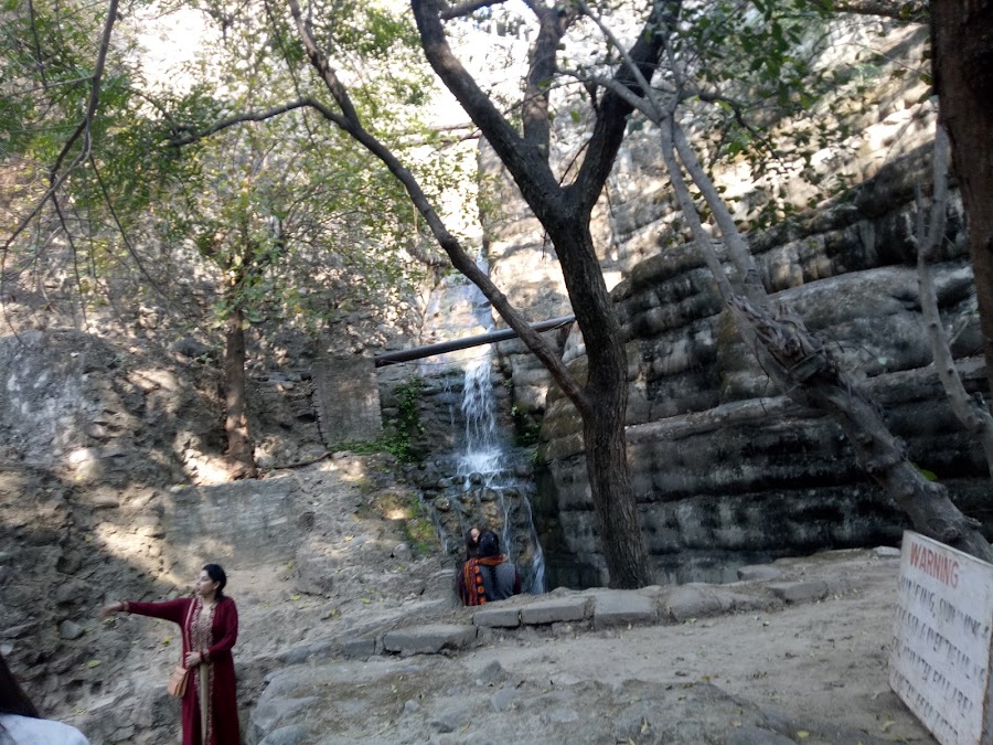 Hemu's Samadhi Sthal - Photo 3