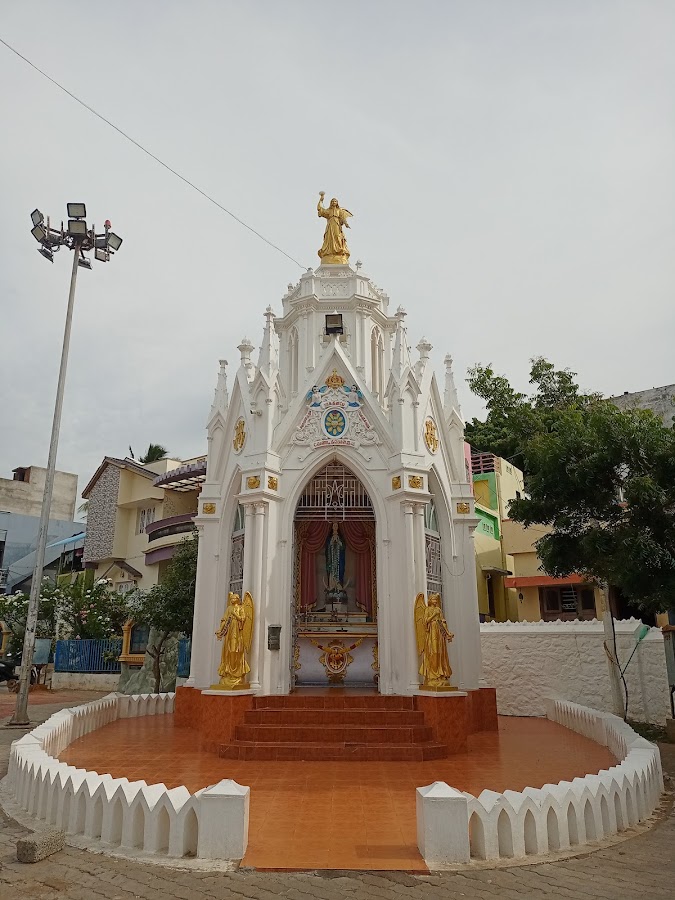 Our Lady of Ransom Church - Photo 3