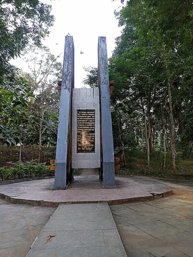 World War II Cemetery - Photo 4