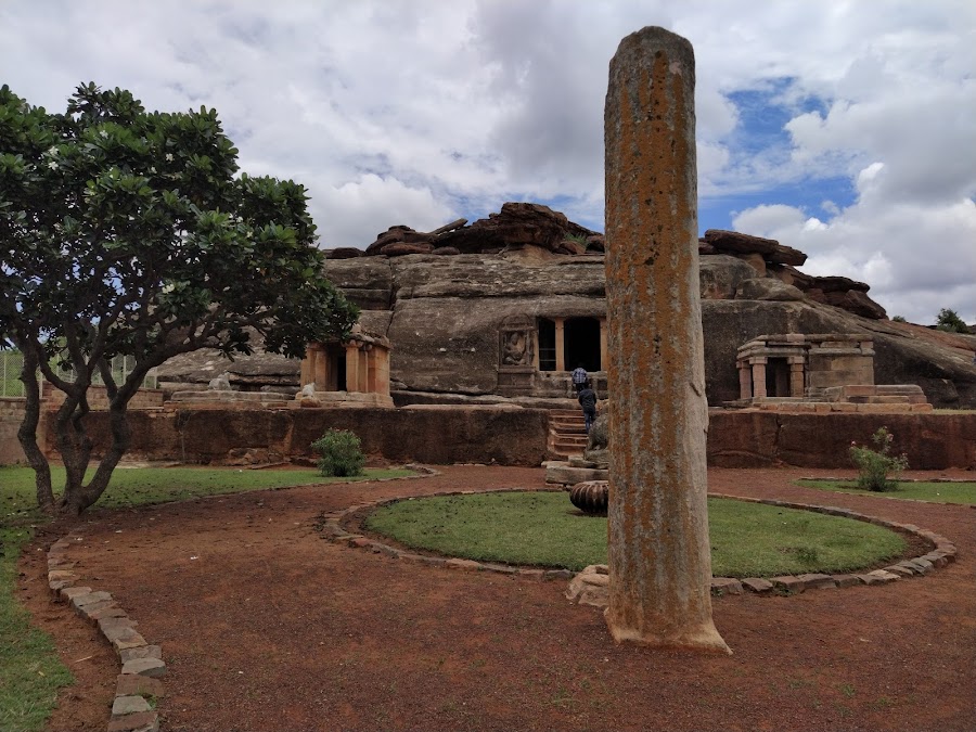 Ravana Phadi Cave Temple - Photo 3