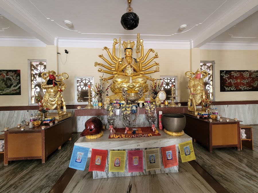 Chinese Temple - Photo 4