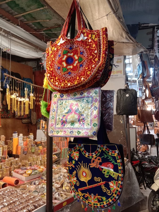 Pushkar Bazaar - Photo 4