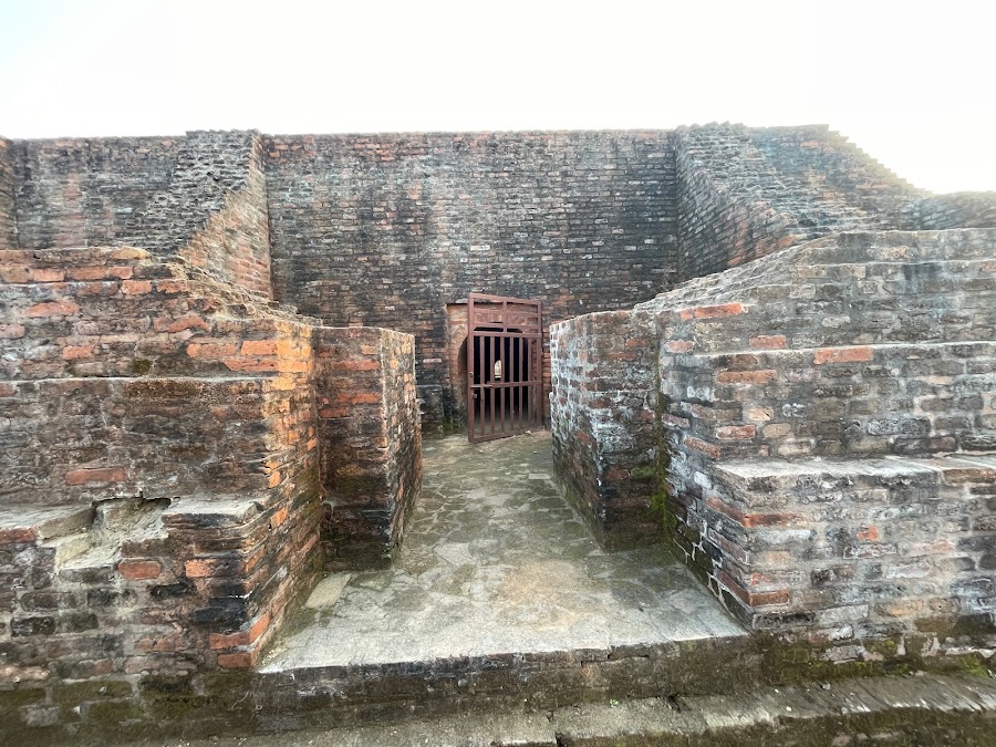 Angulimala Stupa - Photo 3
