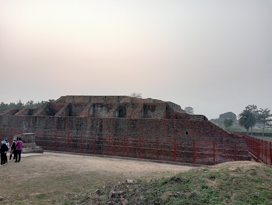 Angulimala Stupa - Photo 2