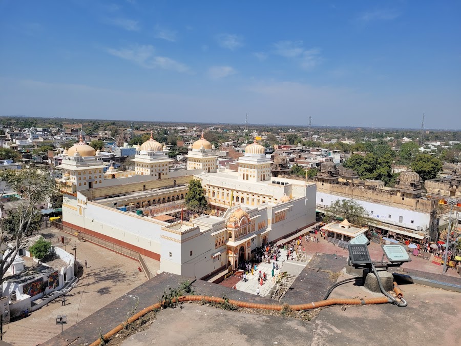 Chaturbhuj Temple - Photo 3