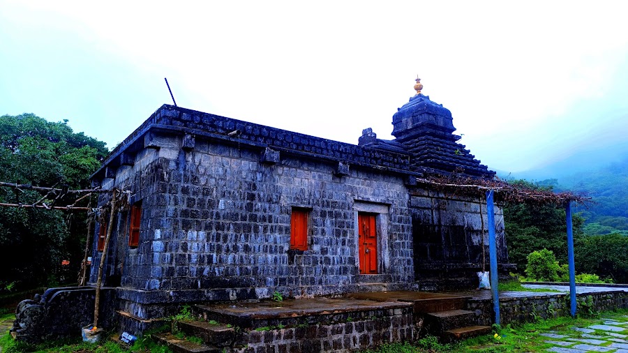Betta Byraveshwara Temple - Photo 4